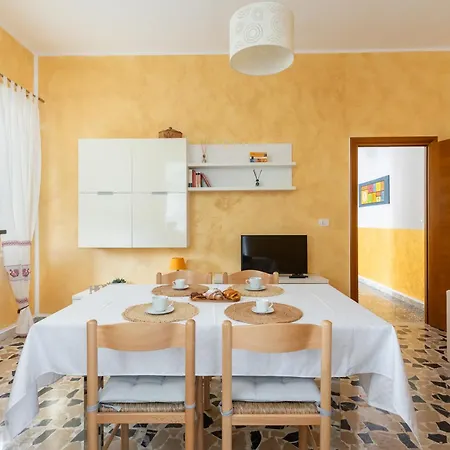 Casa Erika - With Garden, Parking And Wifi Διαμέρισμα Pula
