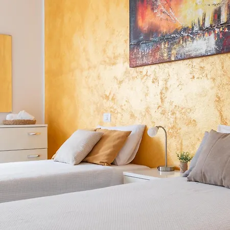 Casa Erika - With Garden, Parking And Wifi