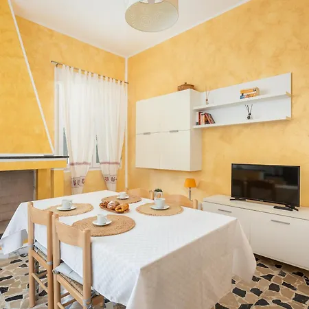 Casa Erika - With Garden, Parking And Wifi *