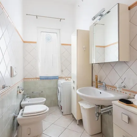 Casa Erika - With Garden, Parking And Wifi