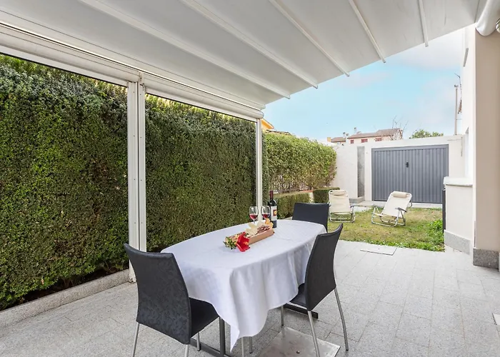 Casa Erika - With Garden, Parking And Wifi Appartement *
