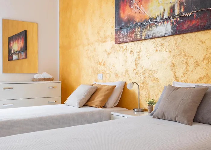 Casa Erika - With Garden, Parking And Wifi